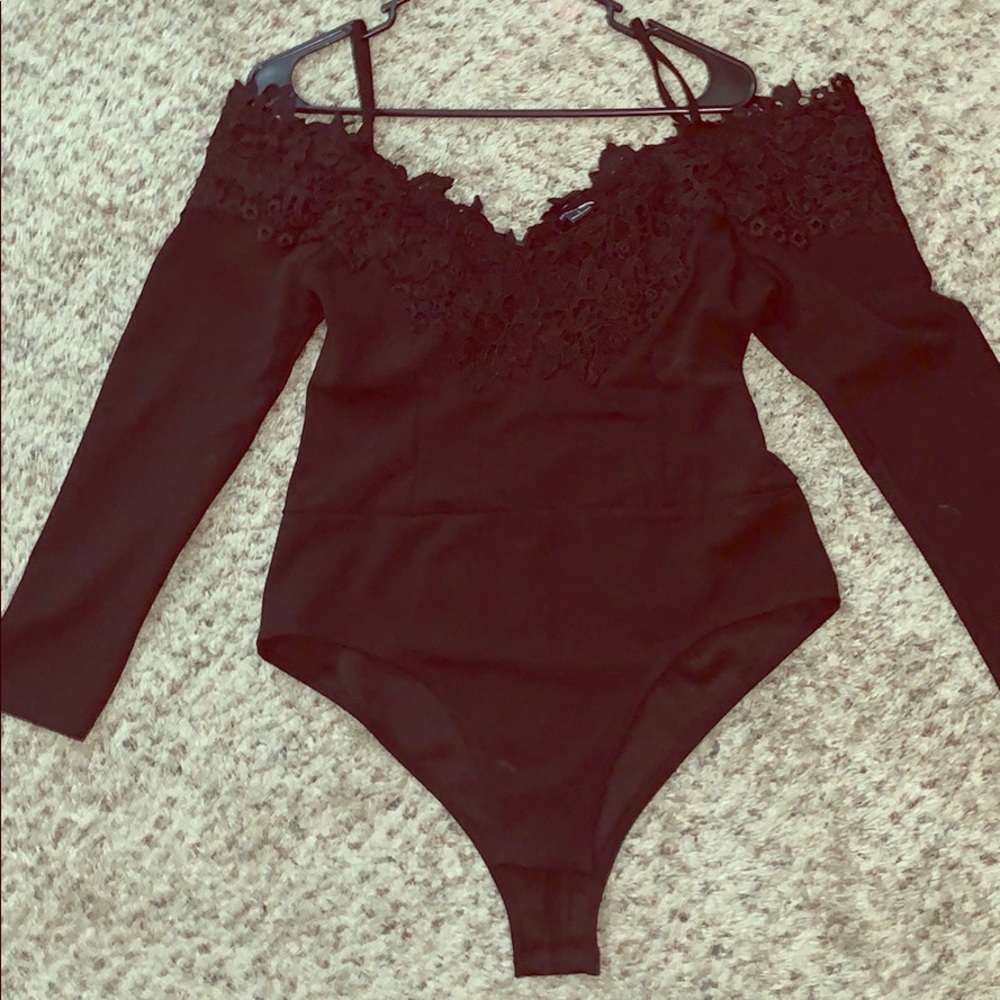 Fashion nova off shoulder body suit